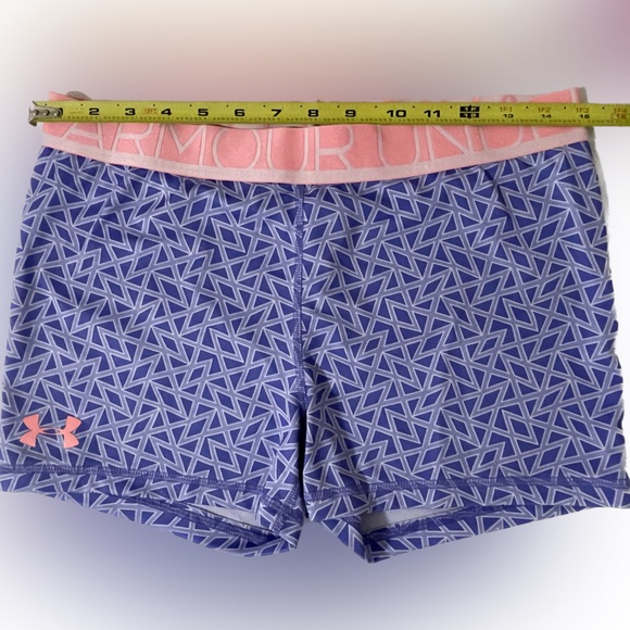 Under Armour spectacular Workout Shorts. Excellent condition. Purple and pinkish - Picture 6 of 8